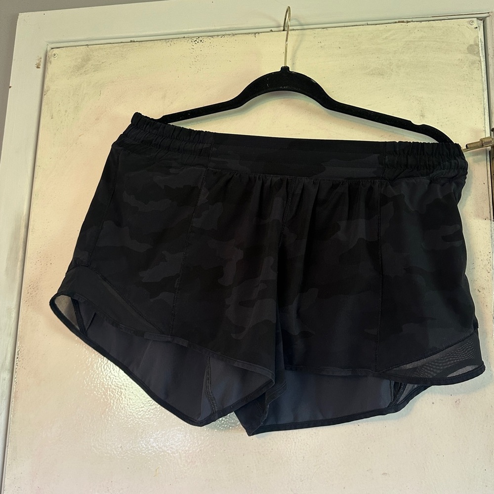 Lululemon Camo Hotty Hot short